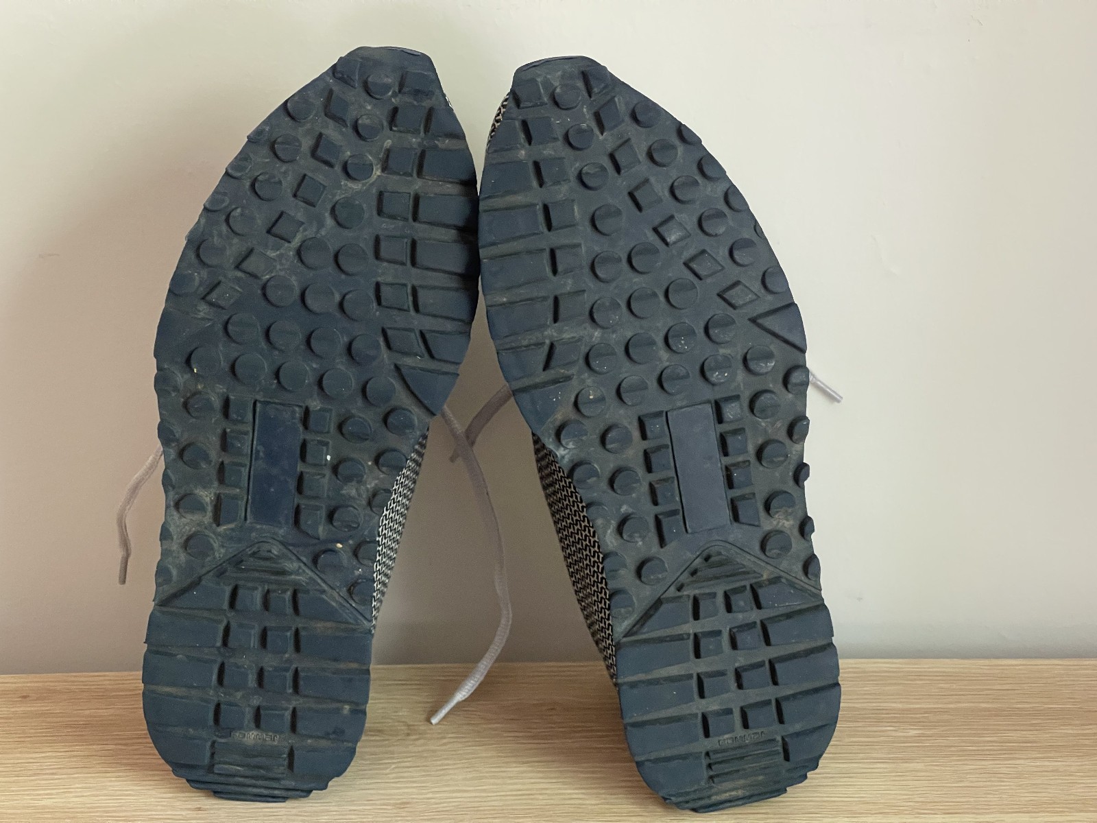 Sebastian Cruz Couture Luxury Sneakers Black White Pattern Low SZ 40 EU 7.5/9 US