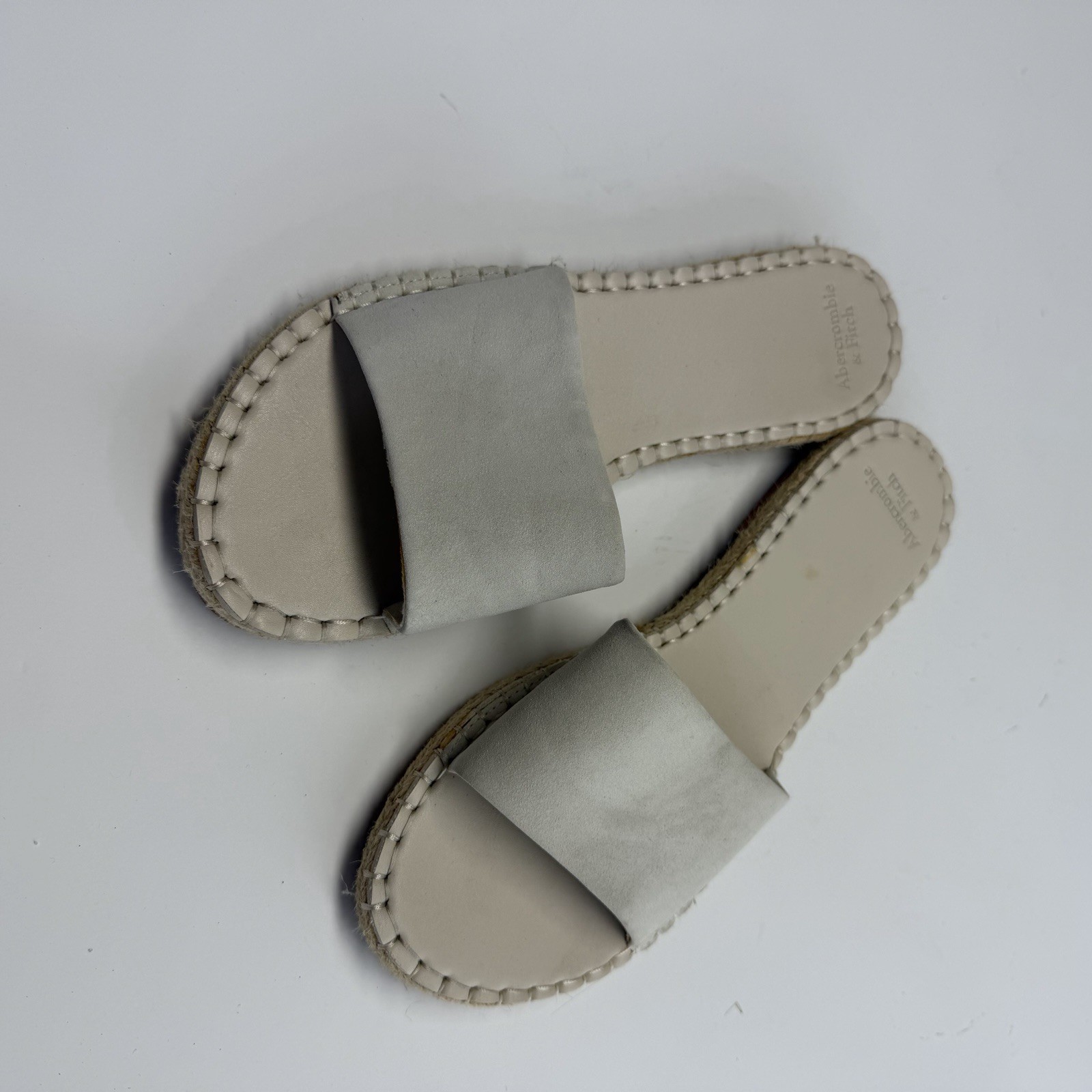 ABERCROMBIE & FITCH Women’s Size 6 Faux Suede Espadrille Slide Sandals White