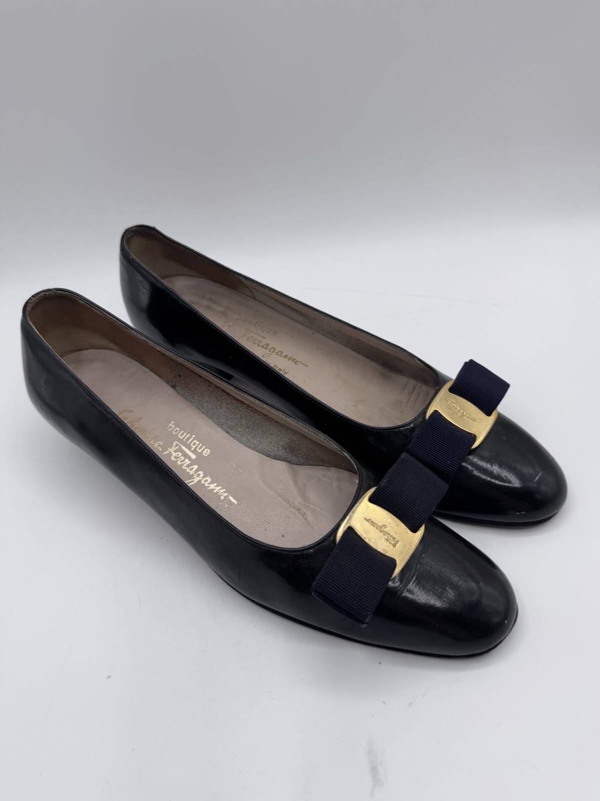 Salvatore Ferragamo Boutique Vara Bow Pumps Black Leather Women’s 8.5 AAA