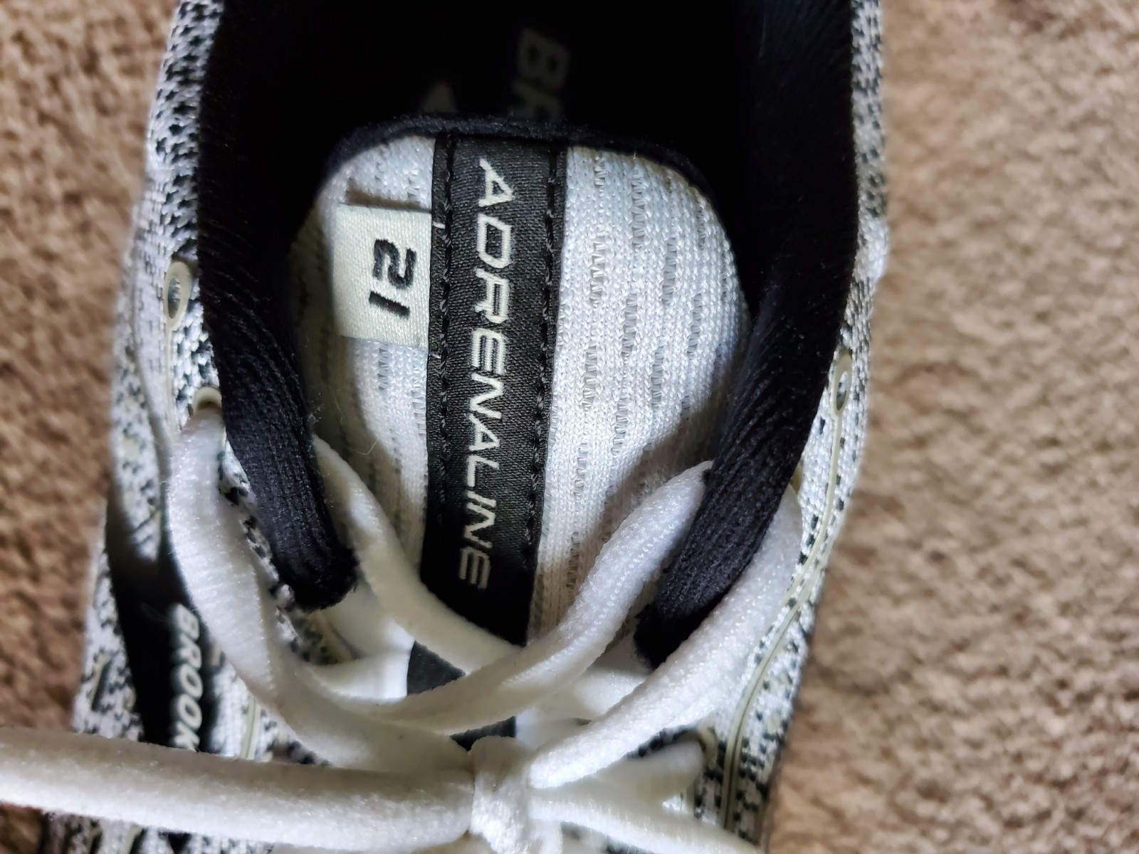 Size 9.5 – Brooks Adrenaline GTS 21 Black/Gray/White – 120329-1B-135