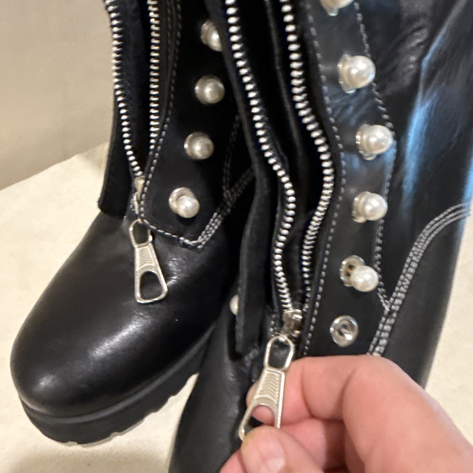Steve Madden Granite Pearl Zip Front Black Leather Boots Women’s Size 11