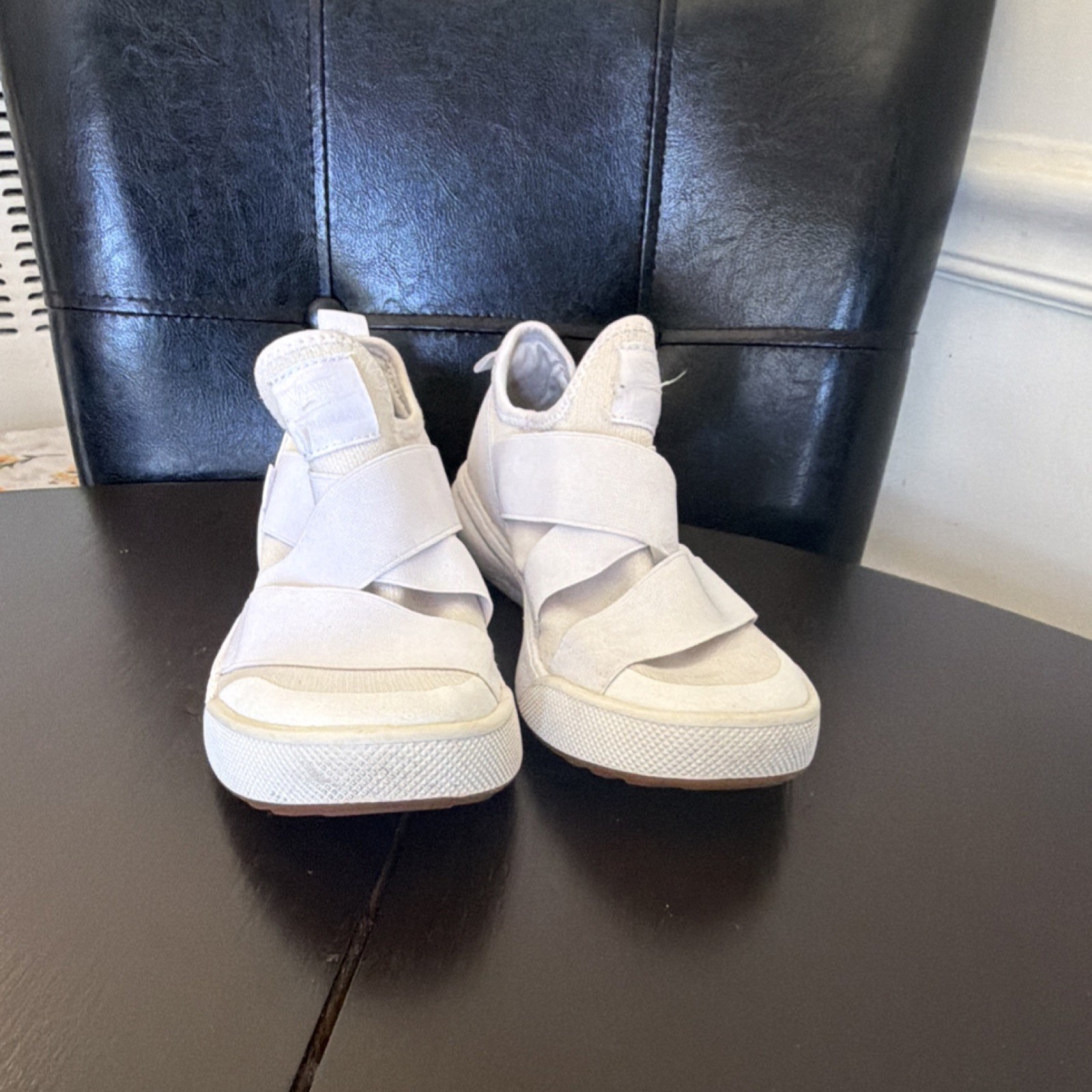 VANS White Slip-On Low Top women’s Athletic Sneakers Solid Casual Activewear
