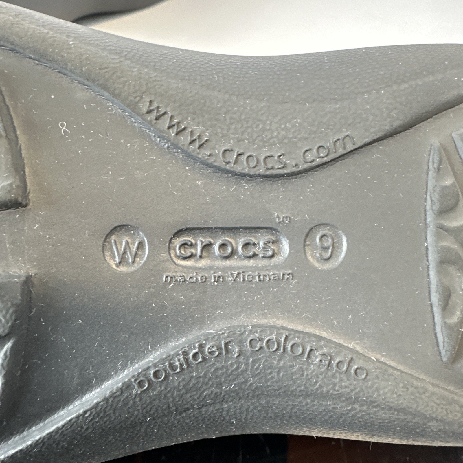 CROCS Jayna Slingback Flat w/ Crystal Charm Women’s 9 Black EUC