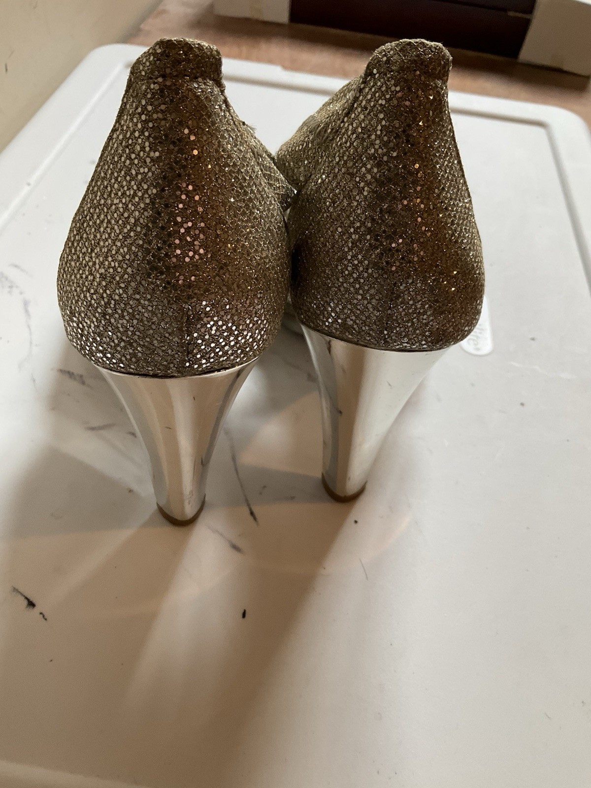 Michael Kors Berkeley T strap stiletto sandals silver shiny glitter 10 M zip