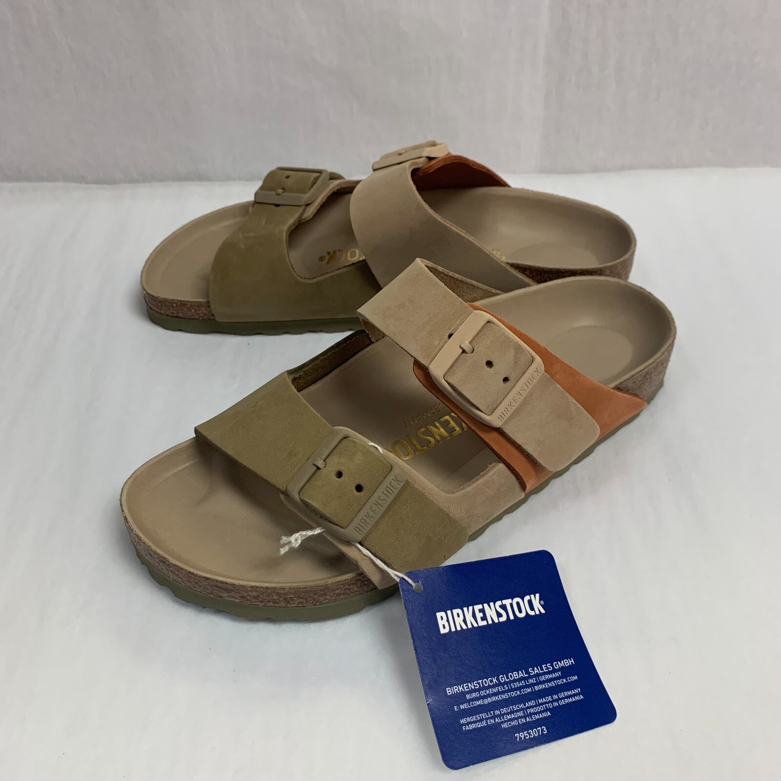 Birkenstock New w/ Box Arizona Split Sandcastle/Faded Khaki Nubuck Exquisite N