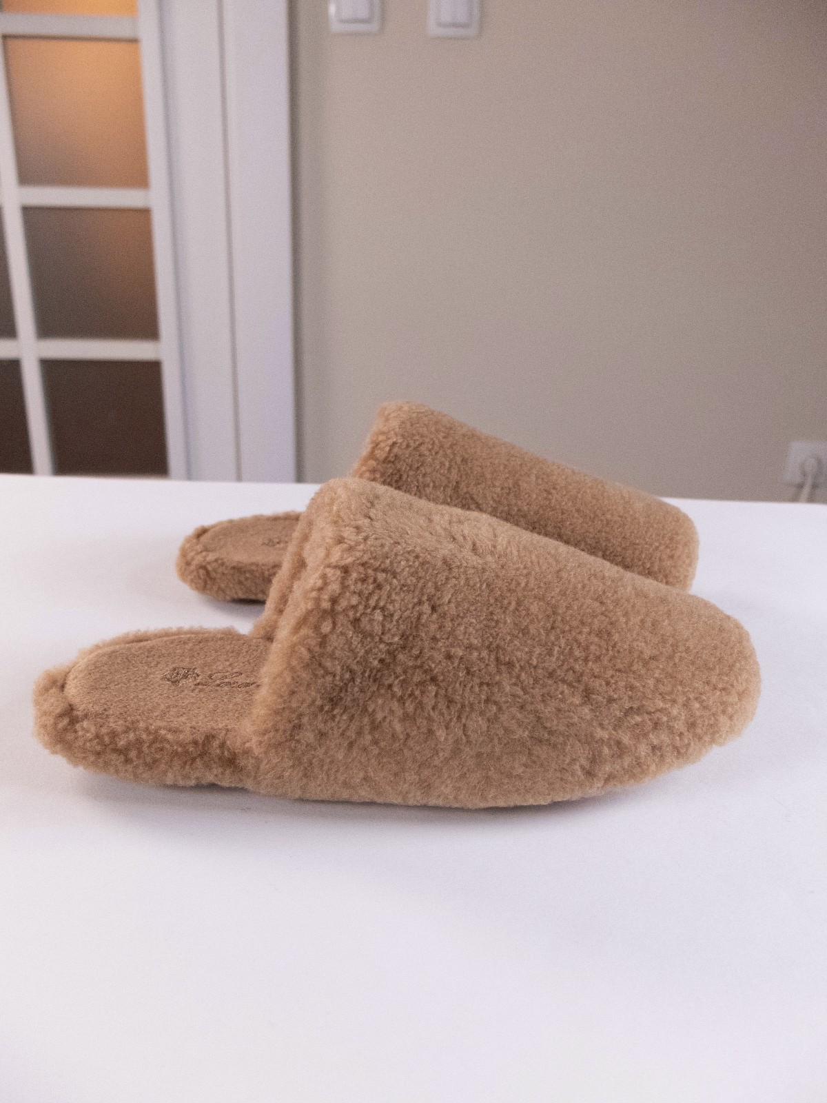 (NO CUSTOMS TAX) LORO PIANA Wintercozy cashfur beige cashmere slippers Size 8 38