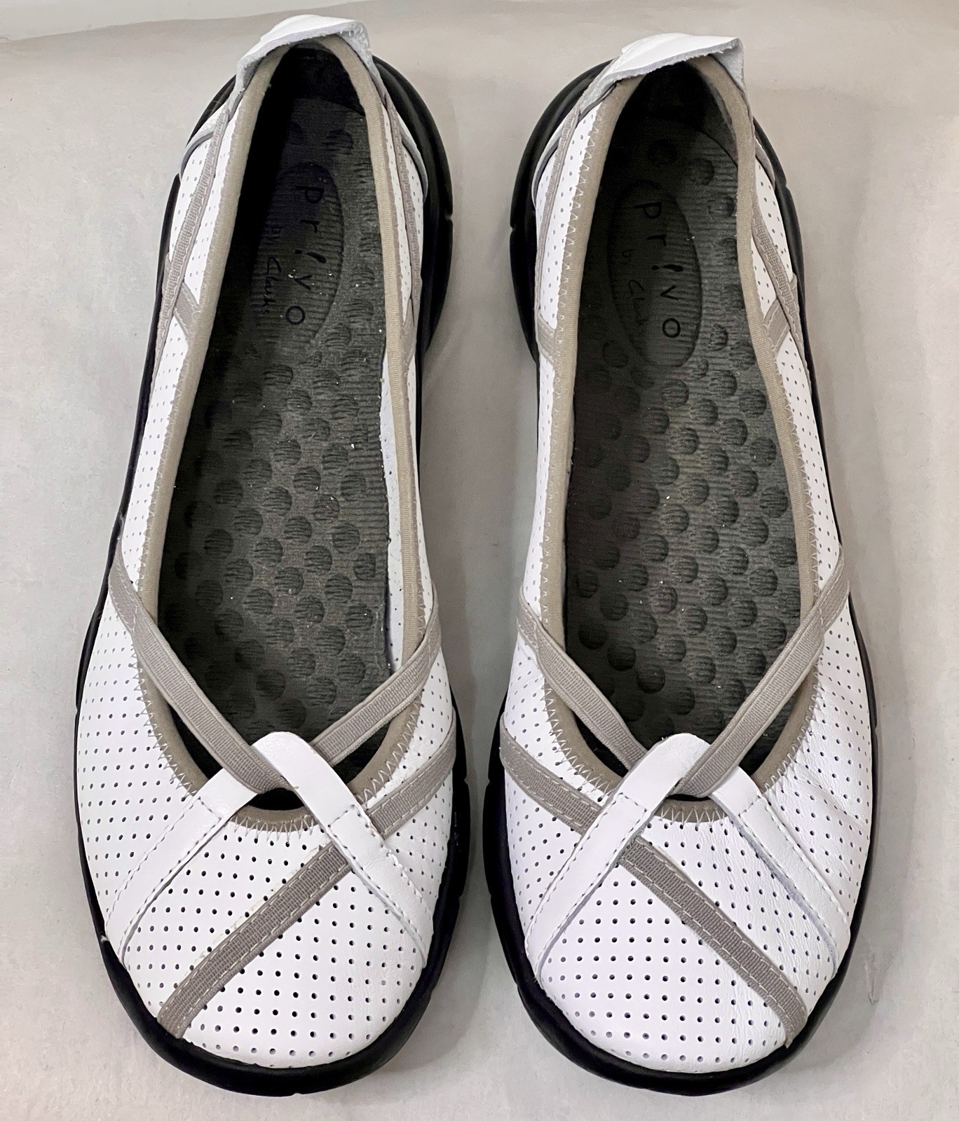 Clarks Berry Leather Women’s Slip-On Loafers White Sz 8 Flats Ballet Mary Jane