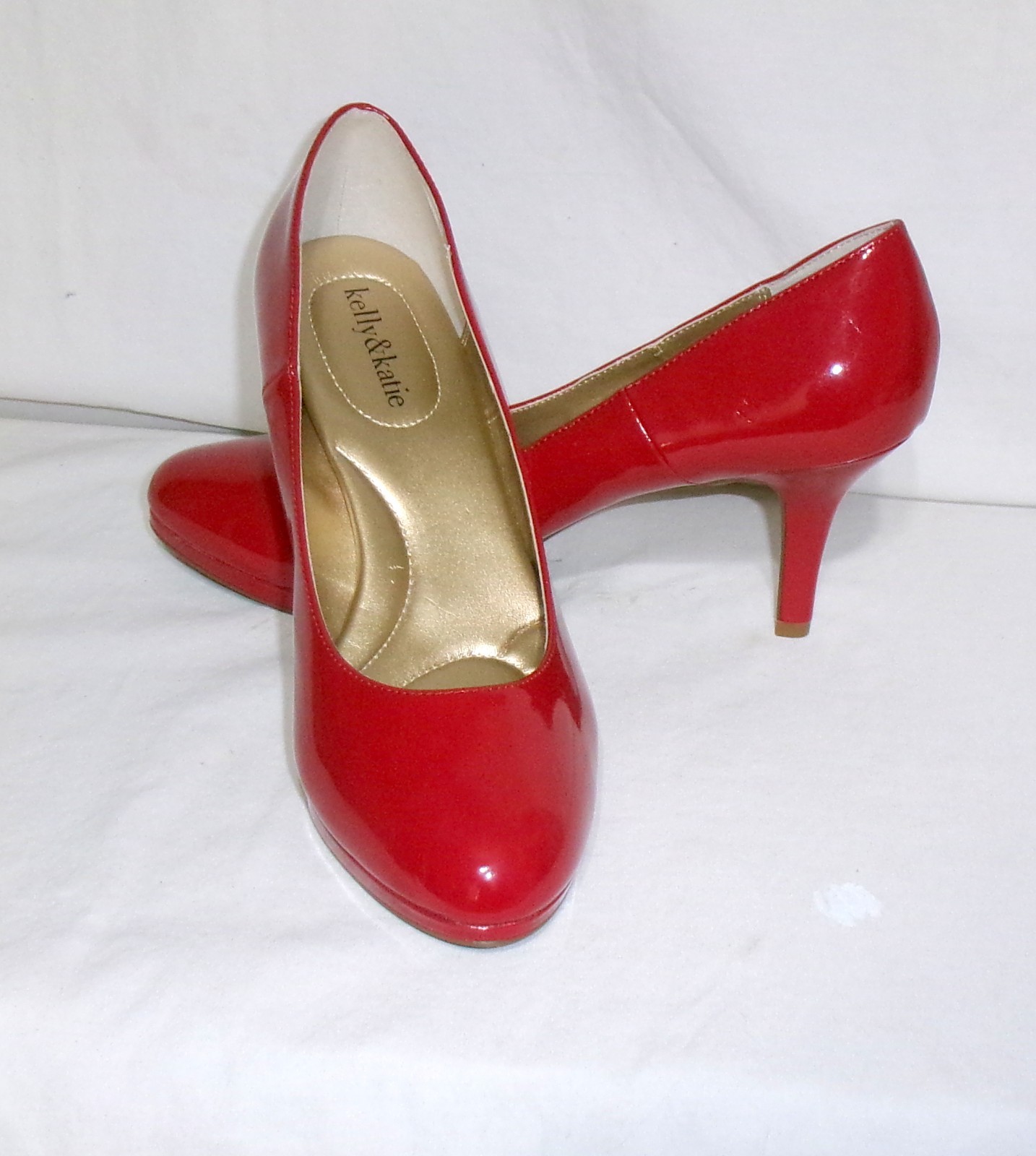 NEW Kelly & Katie Heels Size 9-1/2 Red Patent 3″ Heel Small Platform Comfort