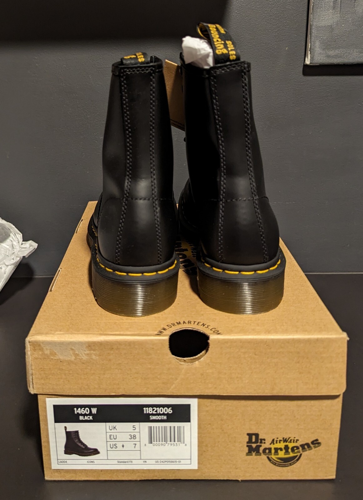 Dr. Martens Women’s 1460 8 Eye Leather Boots 11821006 BLACK SMOOTH Size 7 – NIB