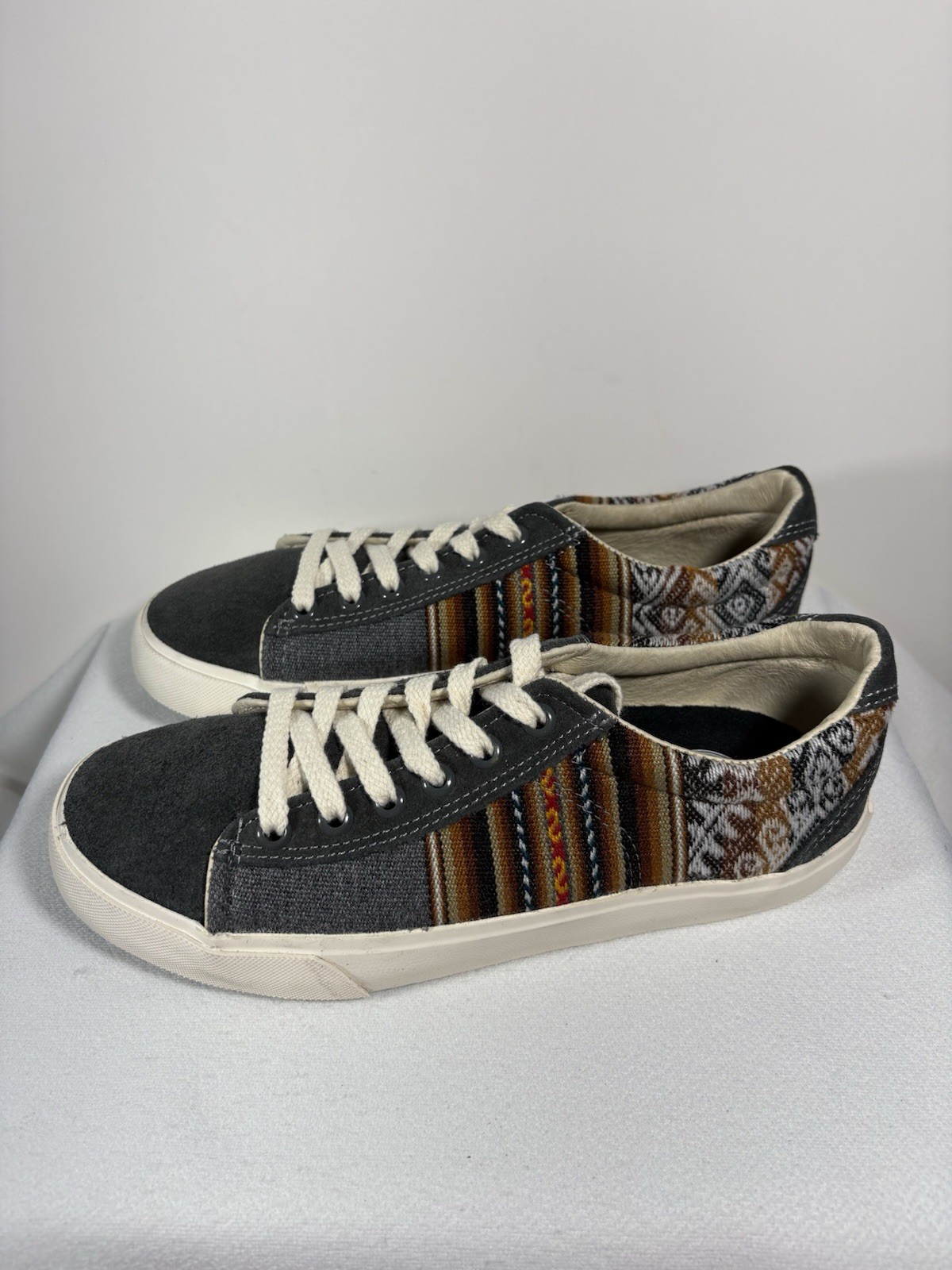 INKKAS Charcoal Gray/Multi Sneakers Women 7/ Men 5