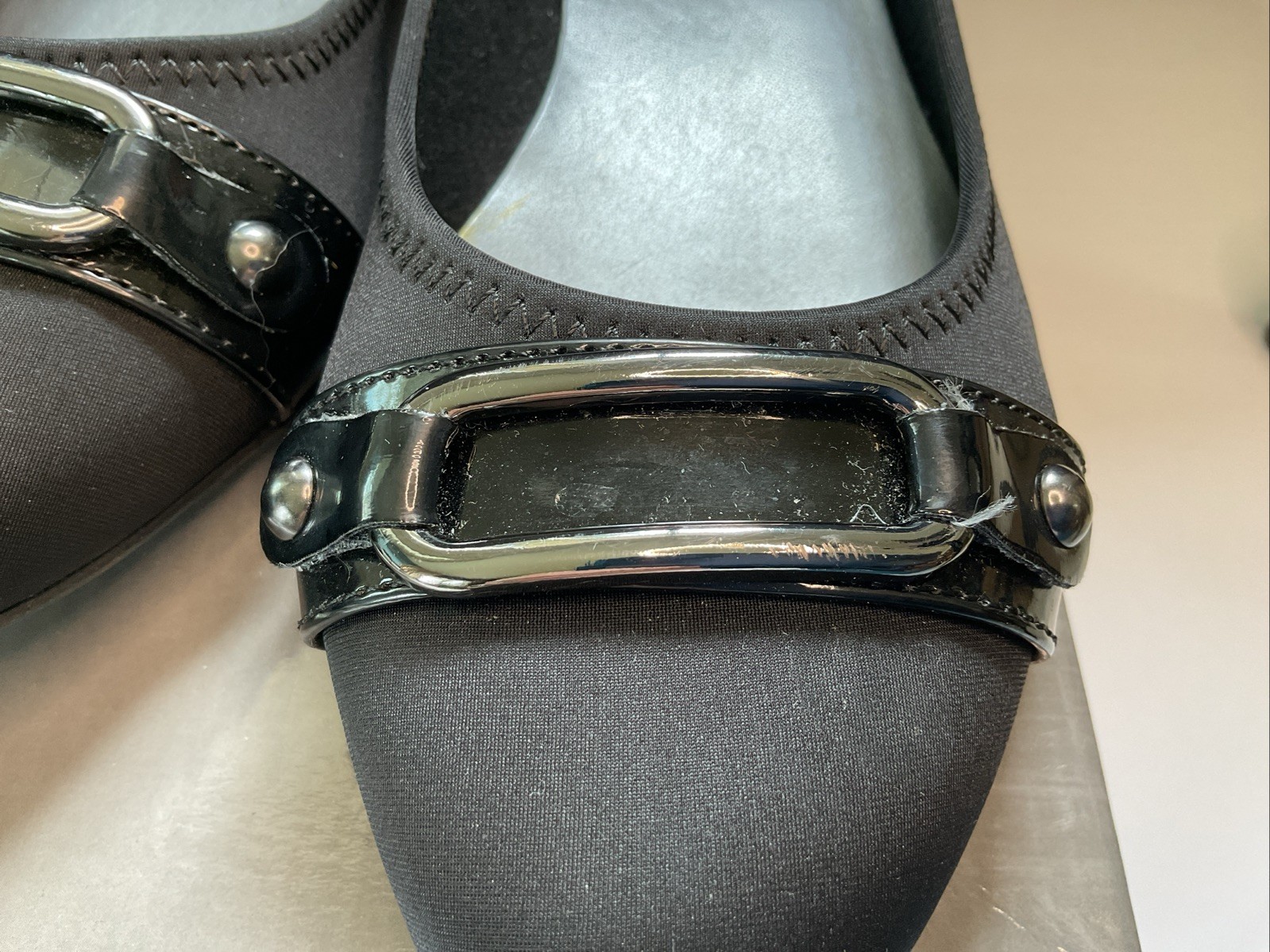London Fog LFW Chelsea Black Flats Size 8M, Worn Some, Great Condition