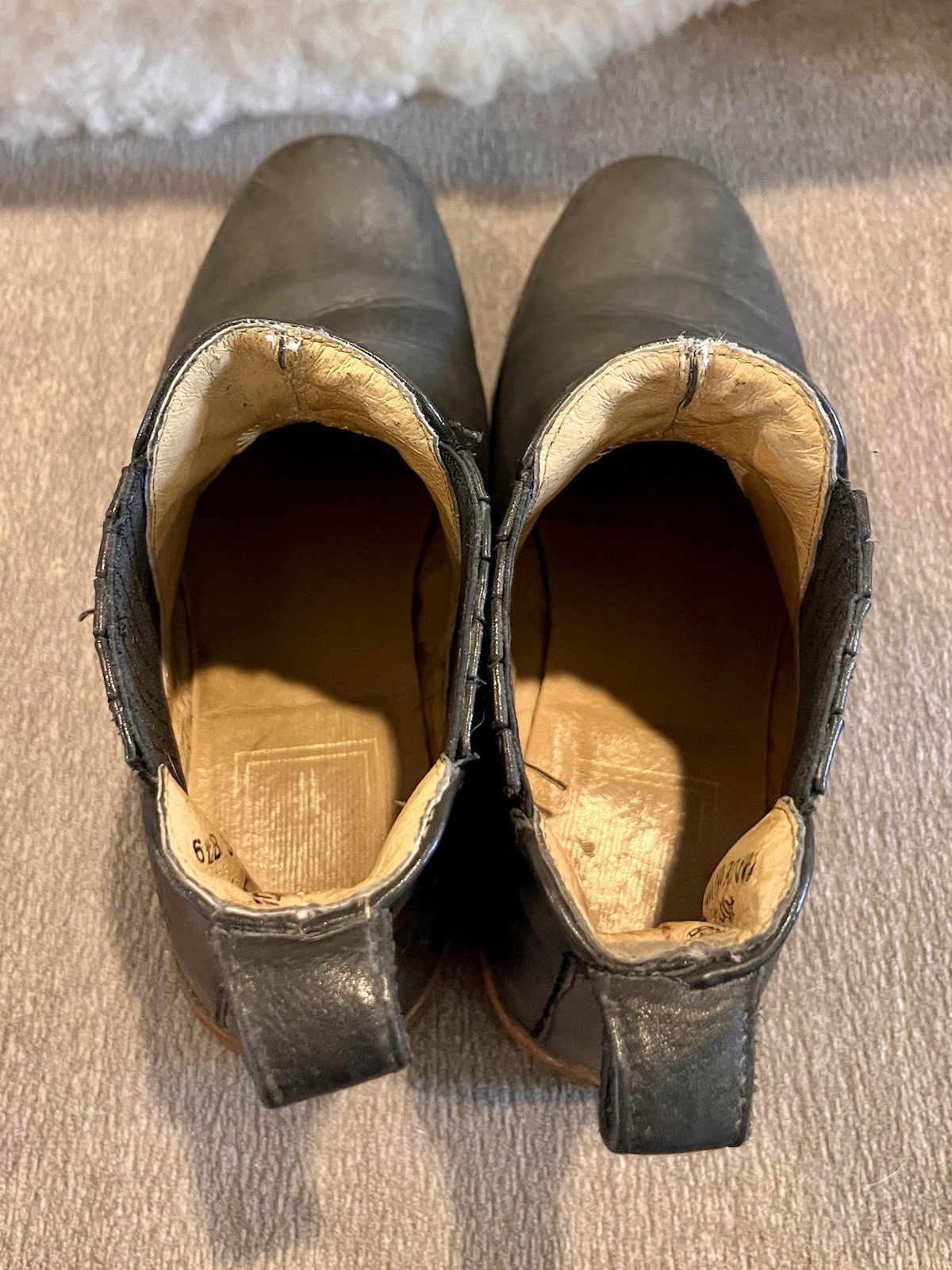 Frye Women’s Leather Chelsea Boots 6.5 Black