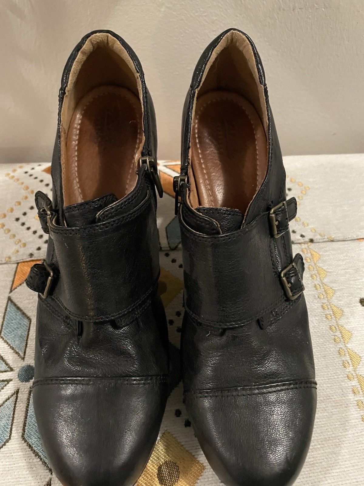 Clark’s Black Leather Ankle Boots with Buckles. Size.10 Used Good Condition