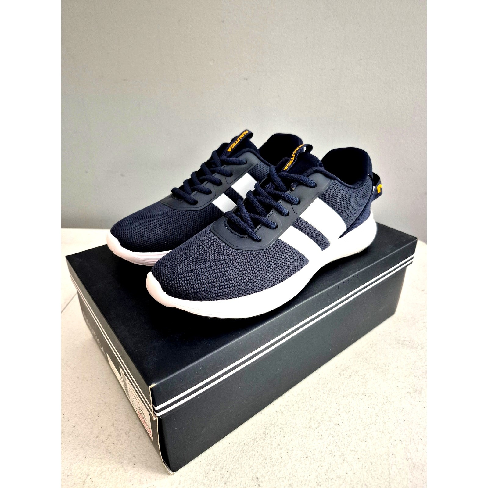 Nautica Women Manalapin Low Top Athletic Sneakers Size US 9M Navy Blue White