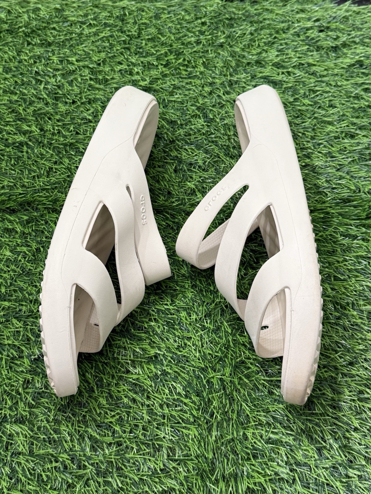 Crocs Getaway Strappy Mid Slip On Sandals Slides Neutral Ivory Women’s 9