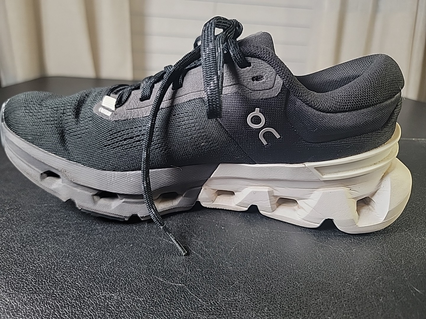 On Cloud Cloudflyer 5 Running Shoes Sneaker Women Size 8 Black White Mint Swiss