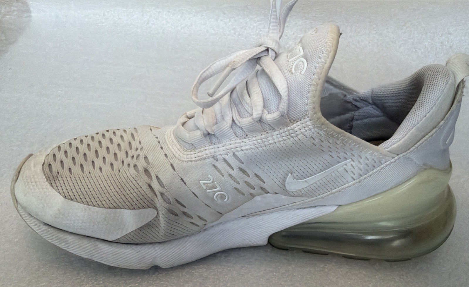 Nike Air Max 270 Women’s Sneakers White Running Shoes Size 7.5 *See Description
