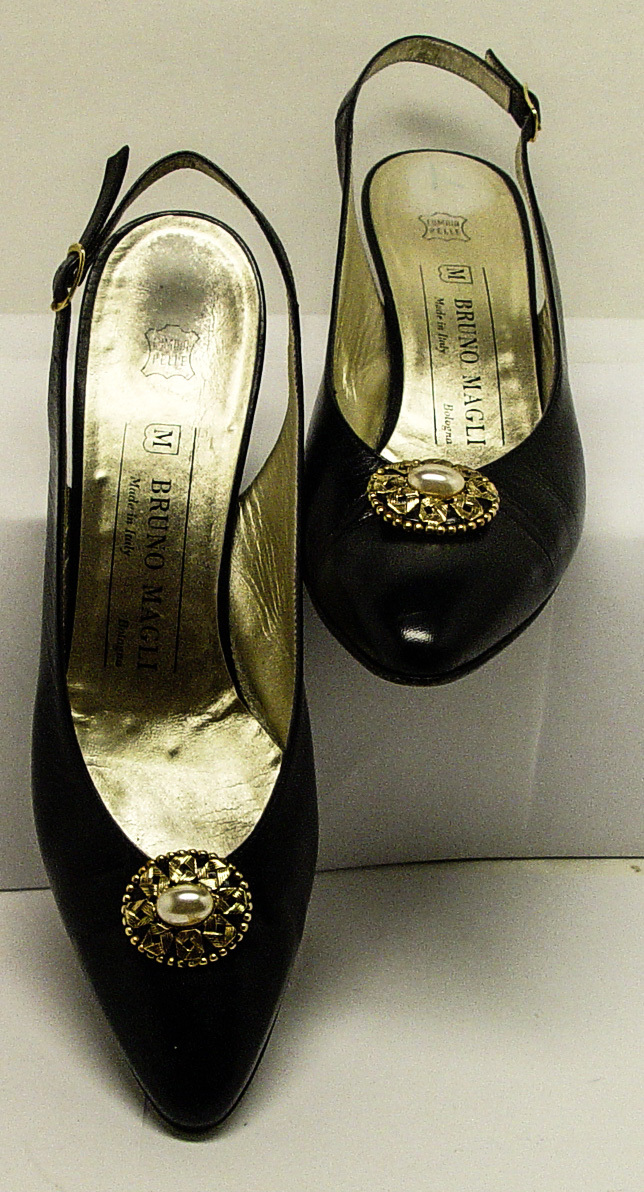 BRUNO MAGLI MADE IN ITALY BOLOGNA SZ 7AAA 2″ SLINGBACK PUMPS GOOD USED CONDITION