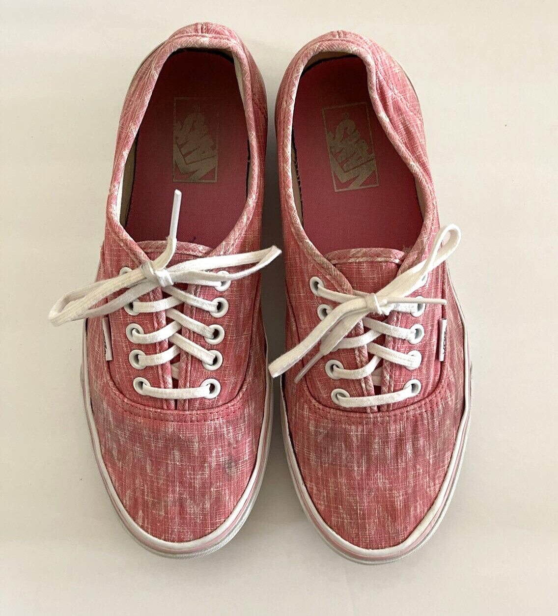 VANS Chevron Casual Low Top Shoes Pink Size W 10/ M 9.5