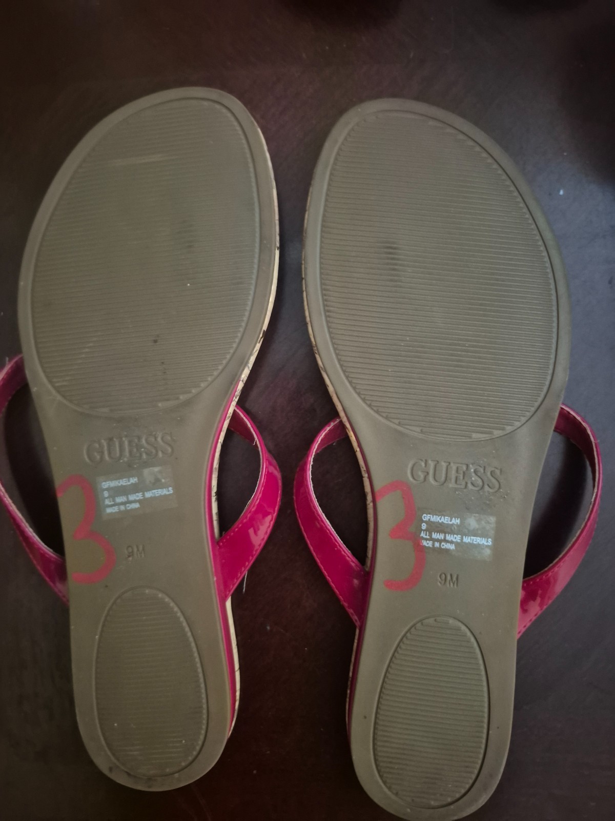 Guess Los Angeles size 9 Red sandles