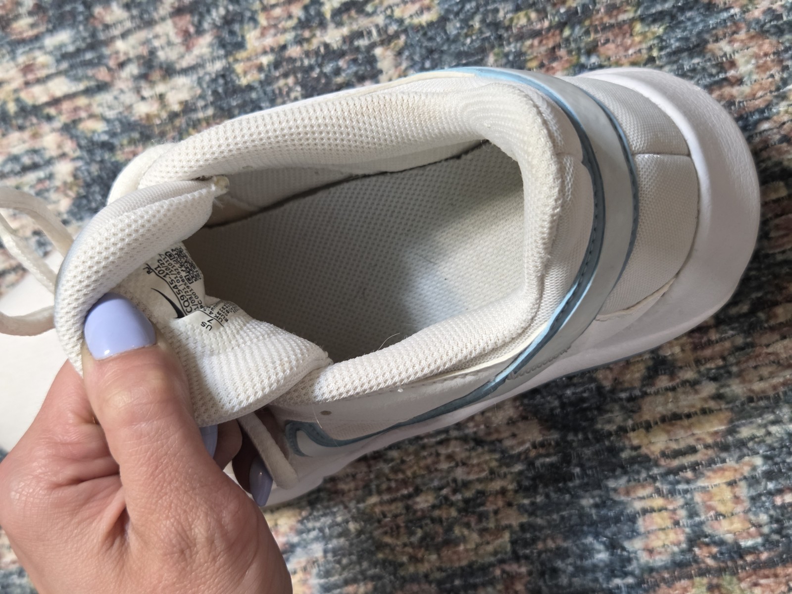 Nike Legend Essential 2 Women’s Training Shoes Size 7 White Blue CQ9545-101