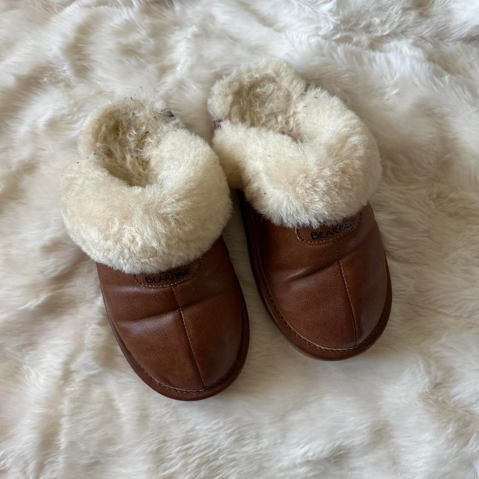 Bearpaw Women’s Brown and Tan Slippers