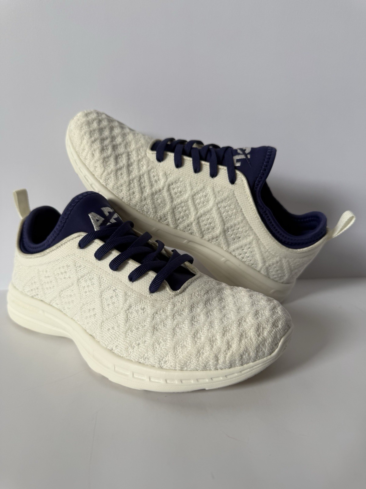 APL Techloom Phantom Knit White Blue Running Walking Shoes Women’s 7