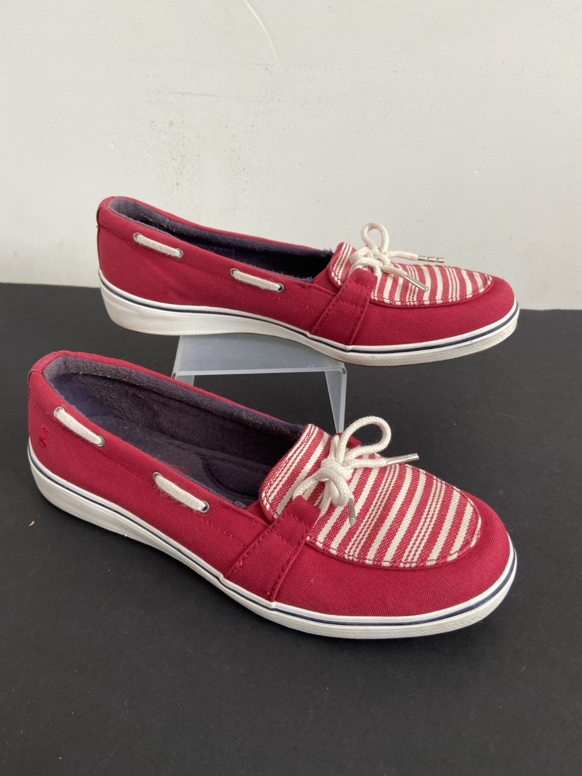 Grasshoppers Womens Size 6.5 Striped Red White Memory Foam Shoes Slip On Loafer