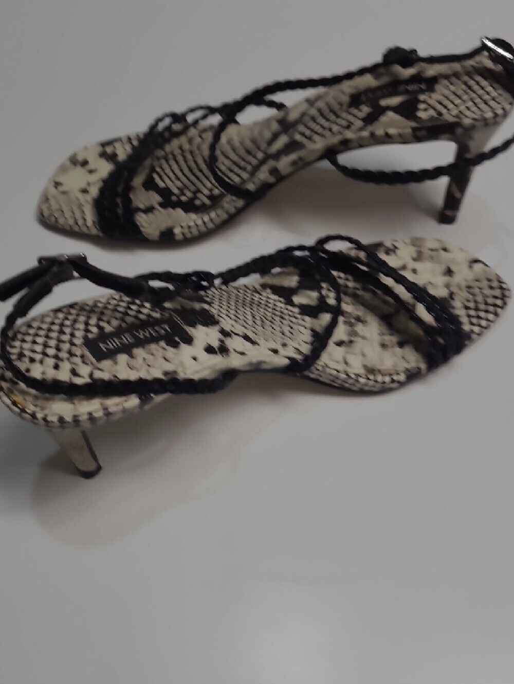 Nine West Black & White Snake-Print Braided Strap Sandals – Size 8.5