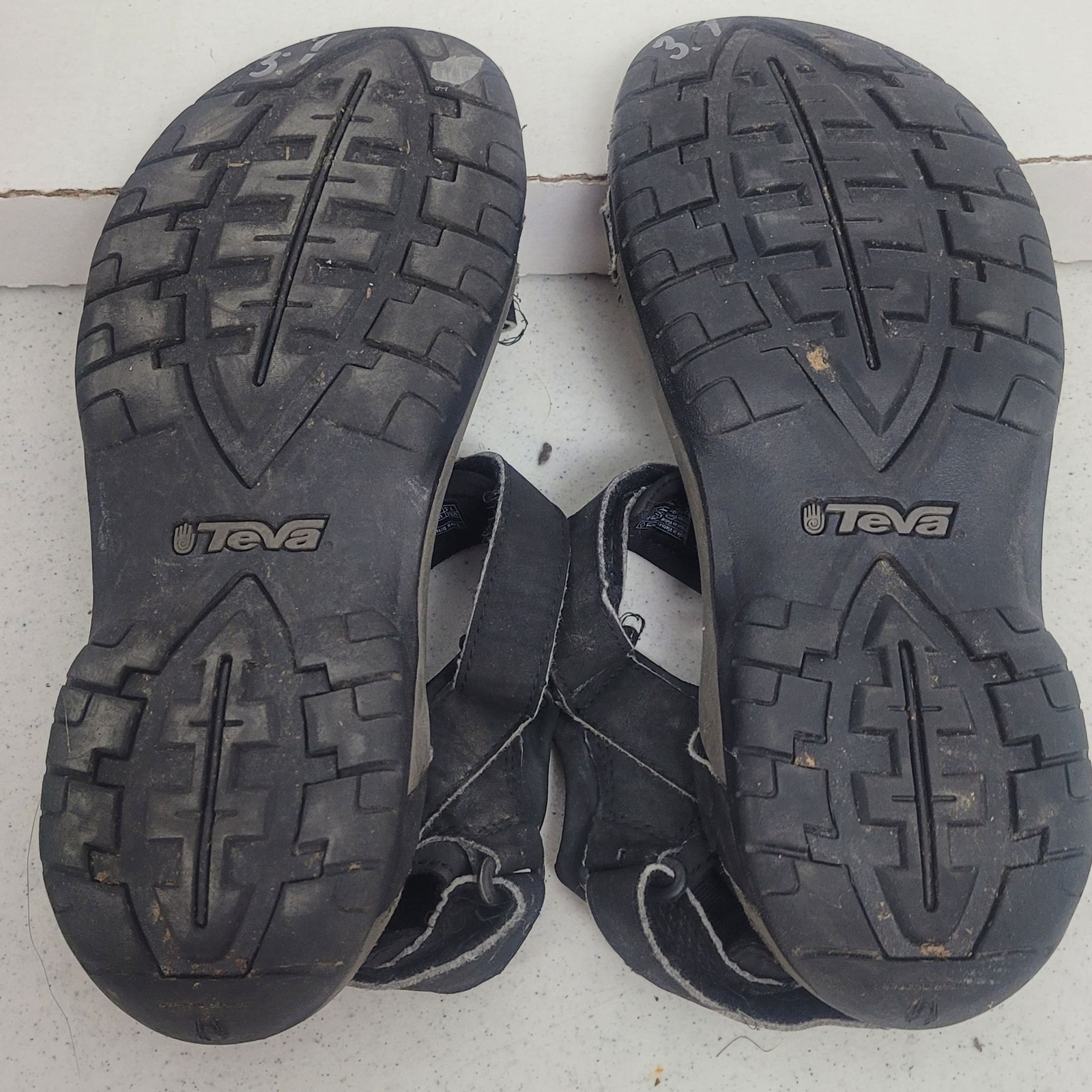 Teva Original Universal Sandals Black Size 7.5 Women’s 1110392 Used
