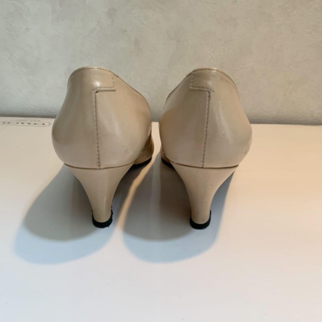Rare Dior Two-Tone Pumps with Detachable Bow, Size EU35.5 US5.5 (Approx. 22.5cm)