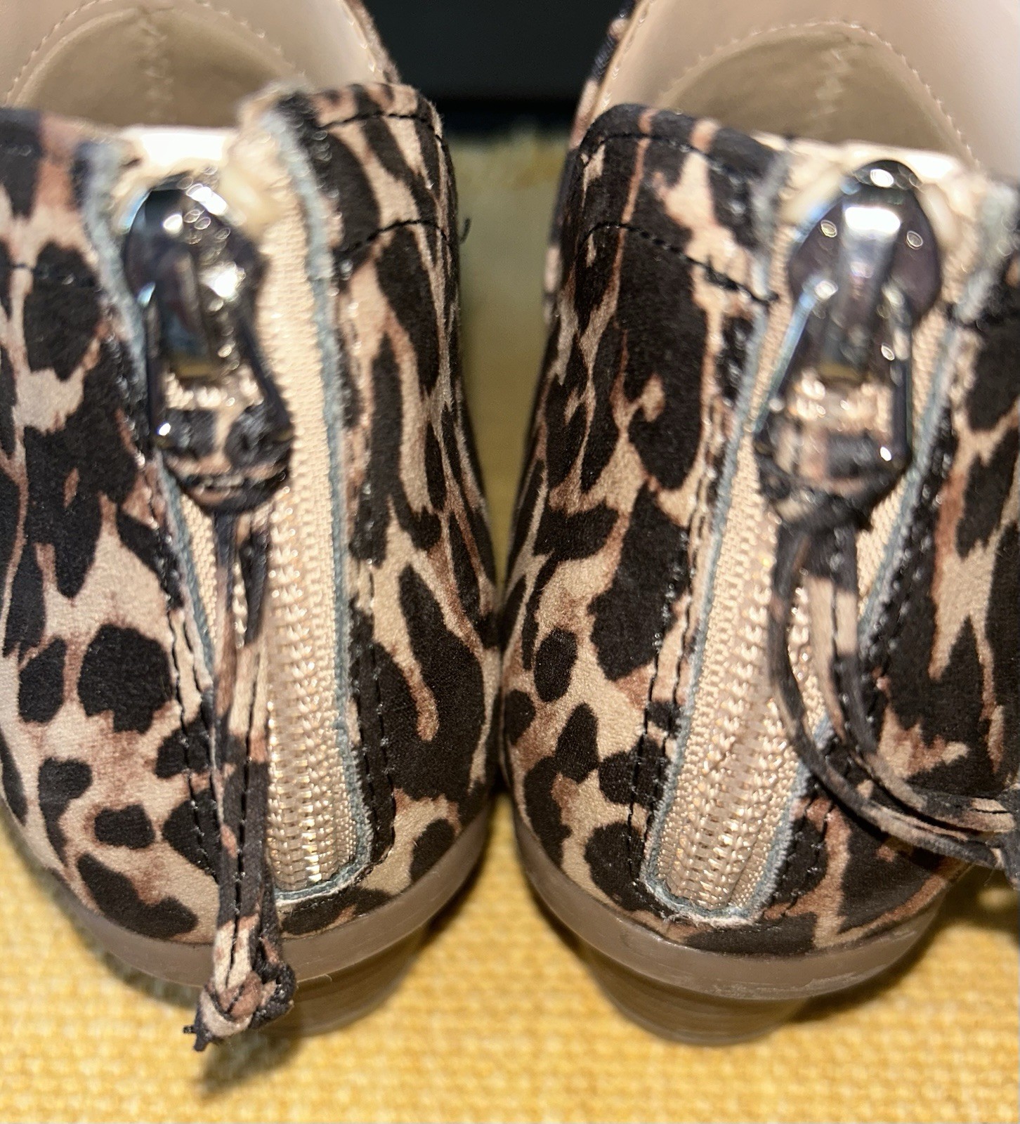 Kenneth Cole Reaction Leopard Print Pointed Toe Booties size 7