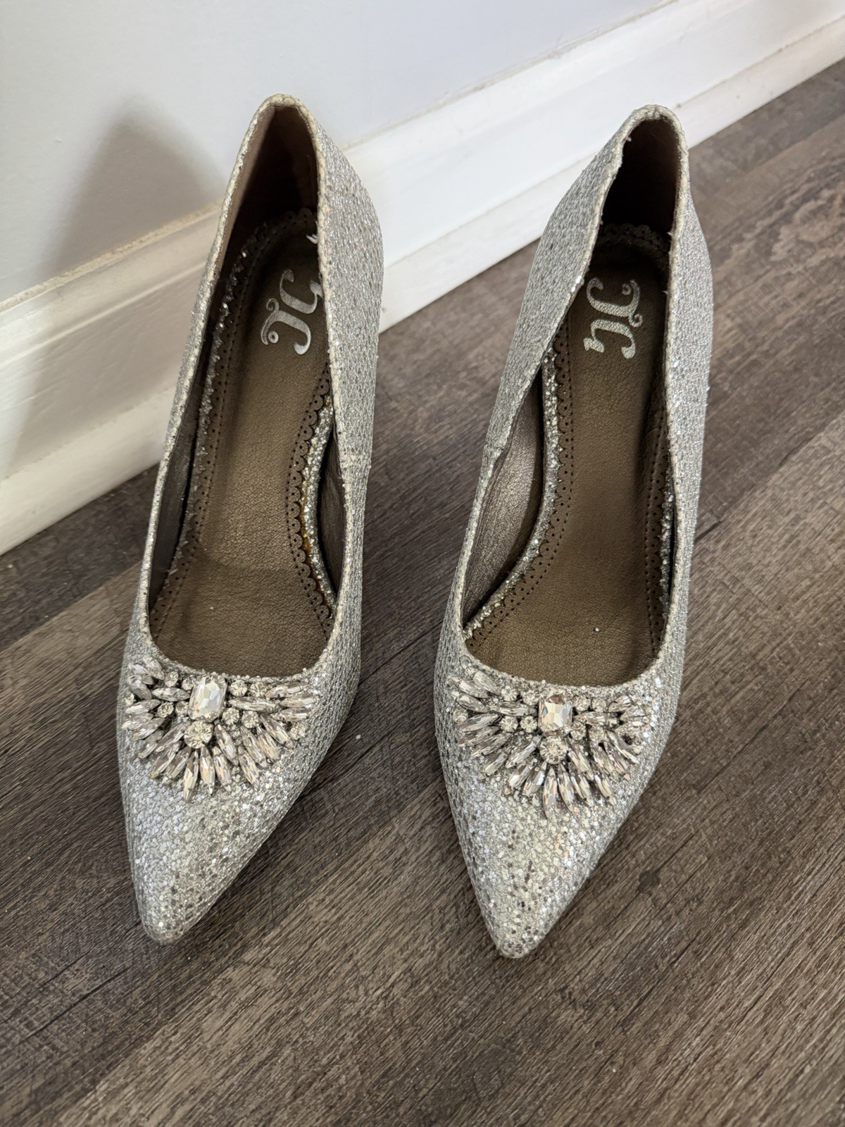 TG ALBIE Silver Glittery Rhinestone Heels Size 9 Journee Collection