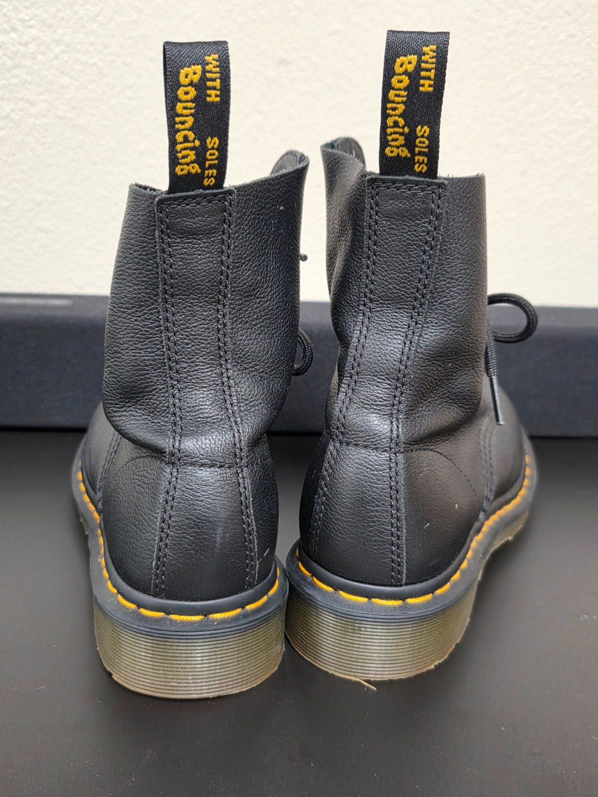 Dr. Martens 1460 Pascal Black Virginia Leather Boots Womens Size 7 US Low