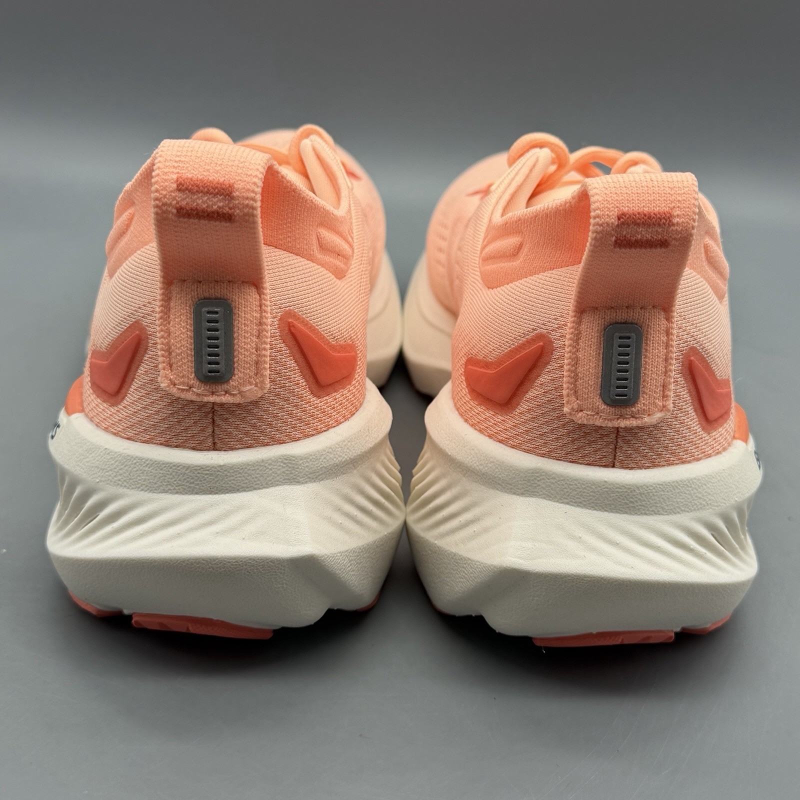 Brooks Glycerin 23 Women’s 6 B Running Shoes Athletic Gym Walking Coral Peach
