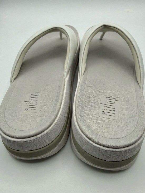 FitFlop Surf Leather Women’s White Platform Flip Flop Sandals Cushioned Comfort