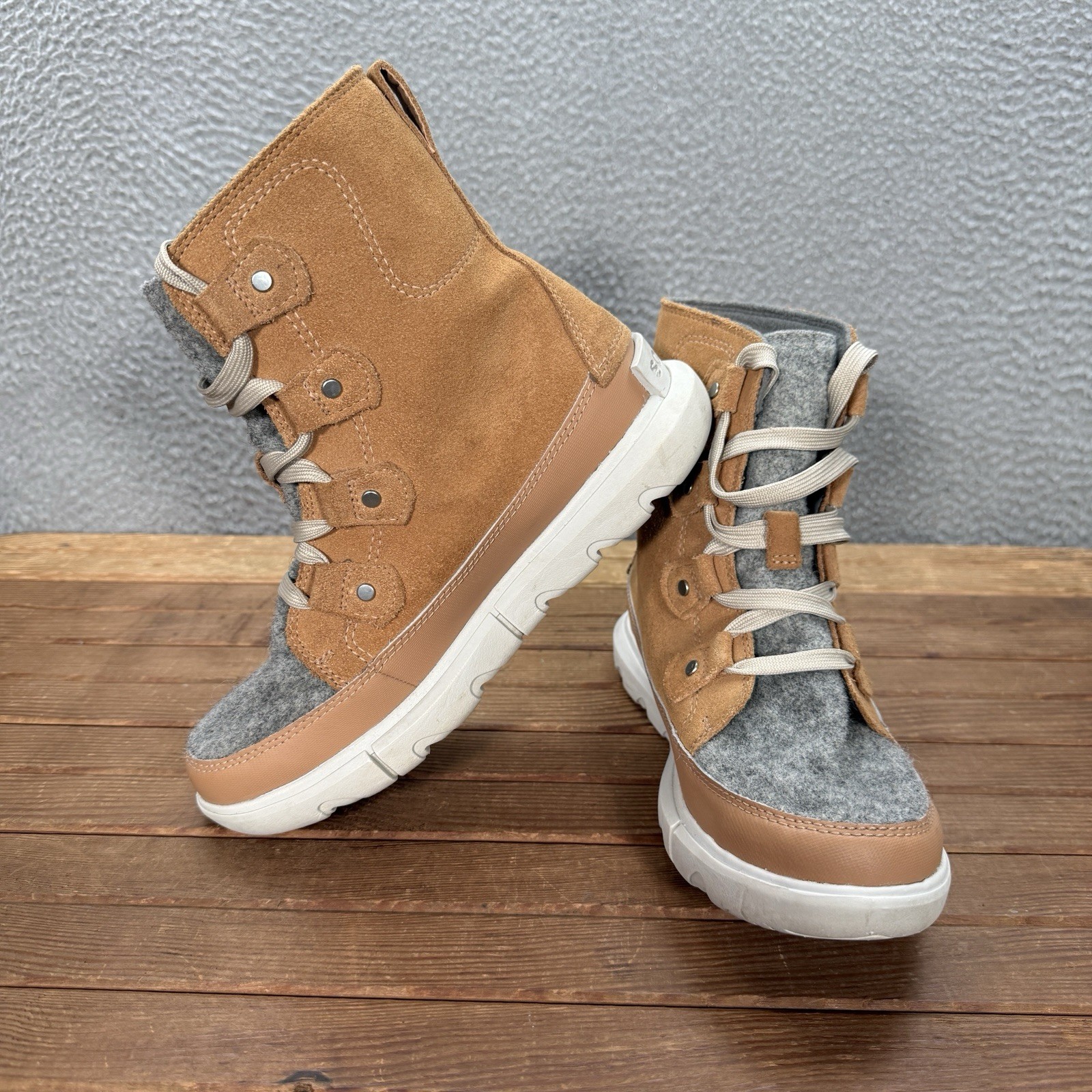 Sorel Boots Womens 7.5 Brown Gray Explorer II Joan Waterproof Boot Outdoors