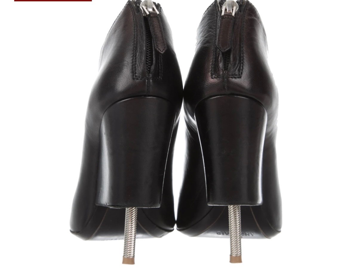 Beautiful GIVENCHY NISSA Leather Lace Up Bootie with Screw Heel Sz. 6