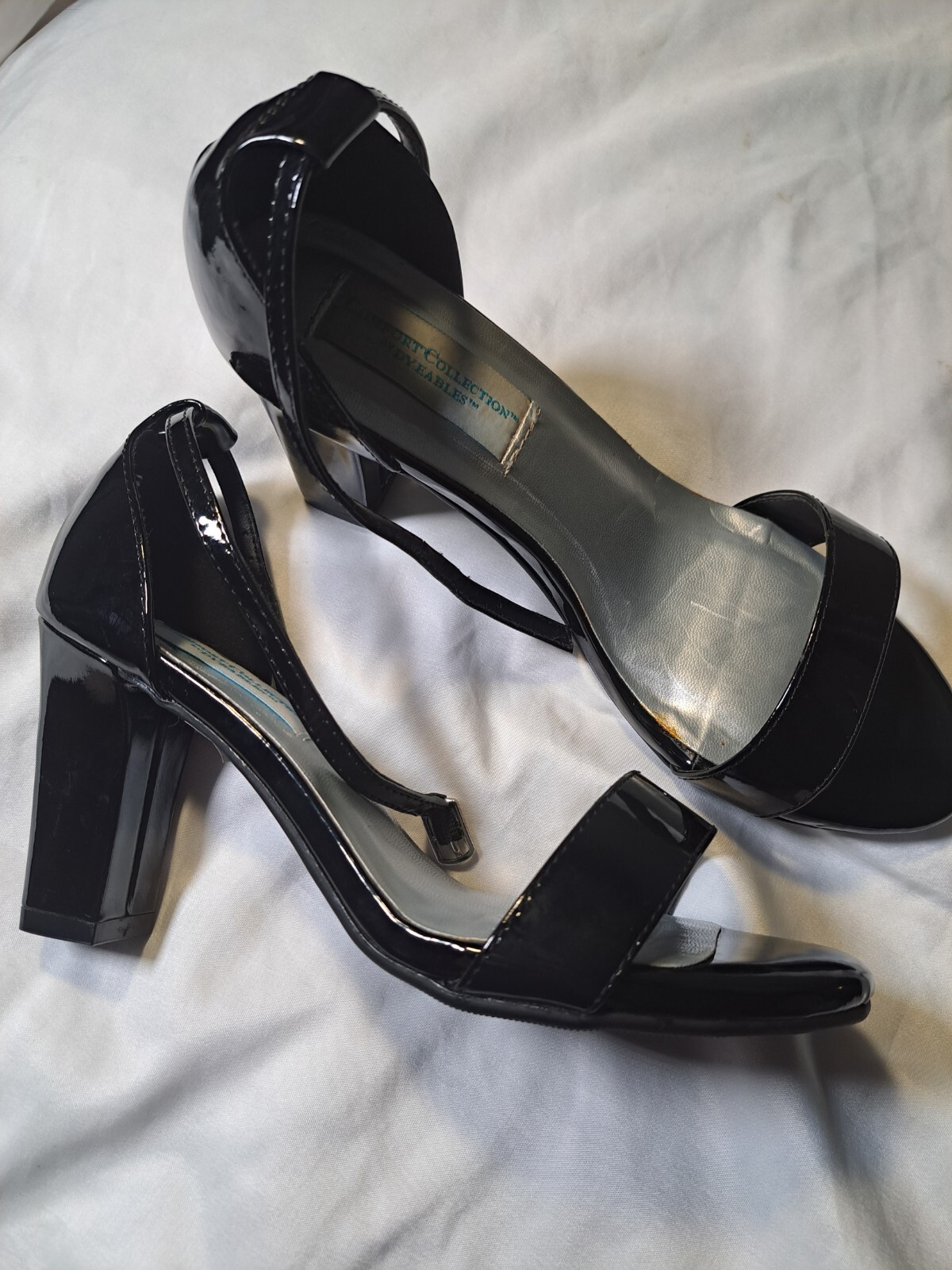 Dyeables Womens Maddox Ankle Strap Patent Leather Dress Sandal Black Size 7 US