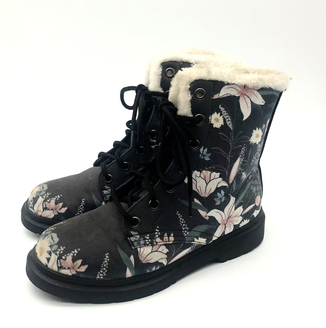 Yes We Vibe Boots Women’s 6.5 Charcoal Gray Lilly Floral Vegan Leather Print