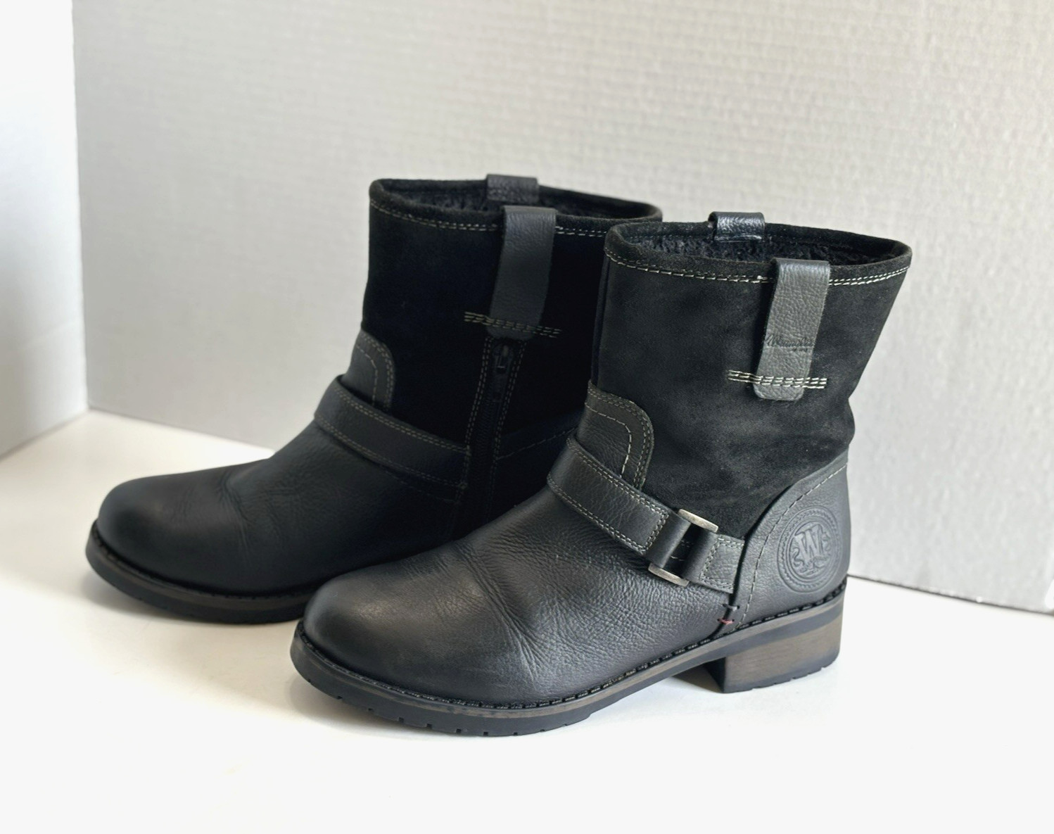 WRANGLER Women’s 7.5 Black Leather Strap Buckle Lined Moto Biker Ankle Boots