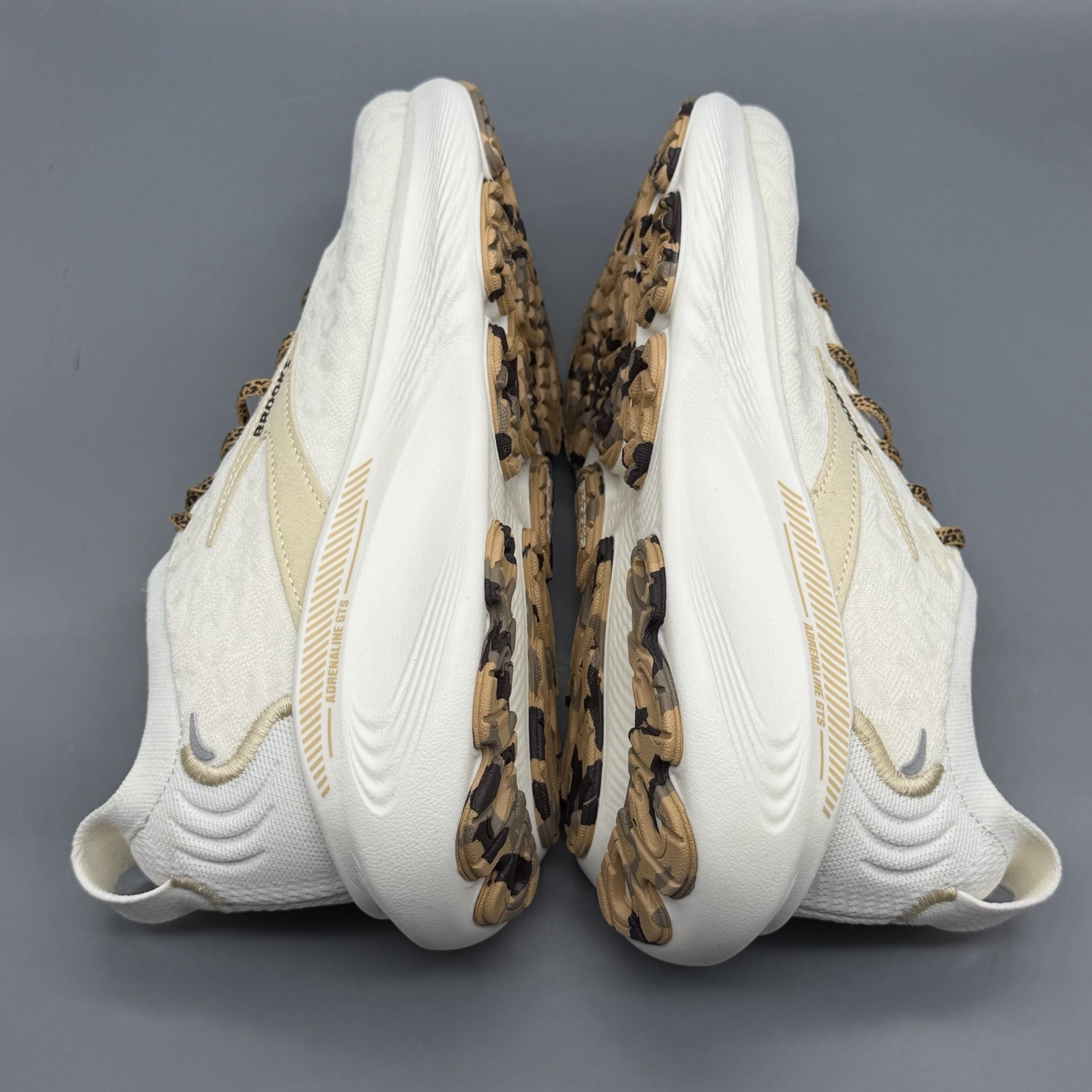 Brooks Adrenaline GTS 25 Women’s 6.5 Running Walking Shoes Coconut Crème Leopard