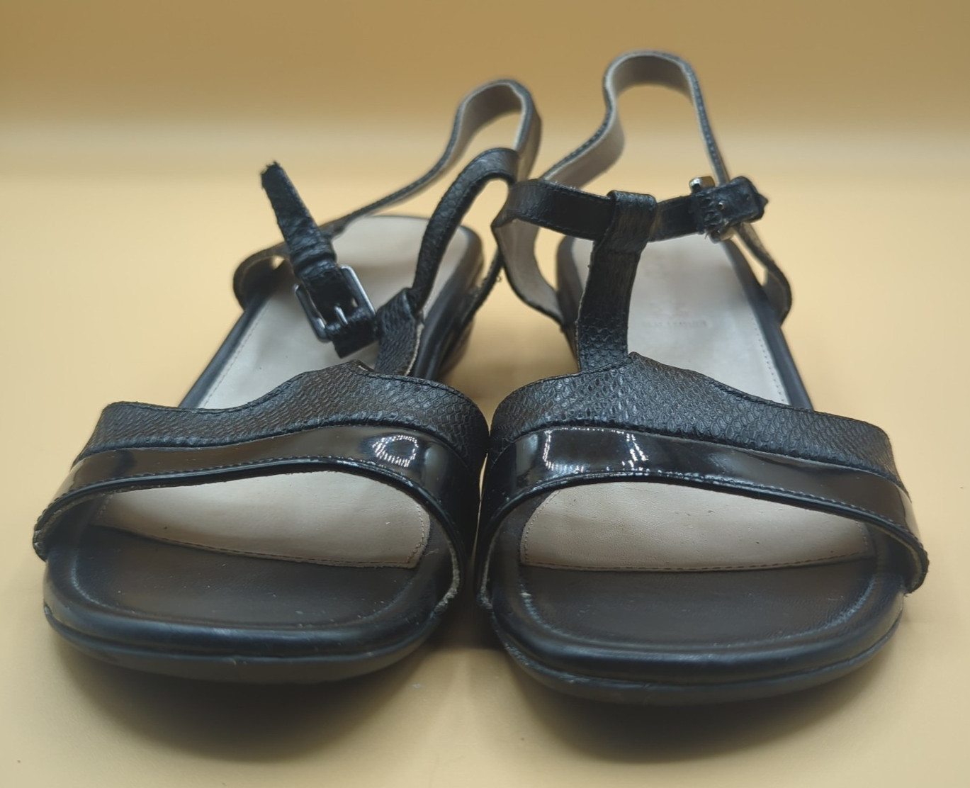 Ecco Touch T-Strap Wedge Black Sandal Womens Sz US 8.5 EU 39 Textured Snake