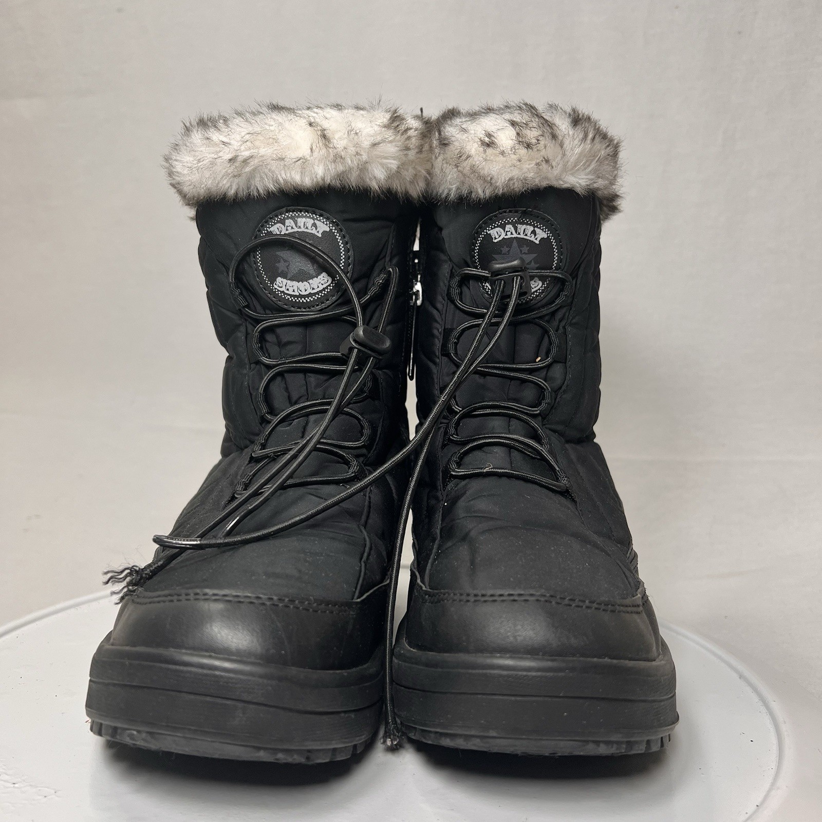 Ladies Quilted Snow Boots by Daily Shoes Size 8