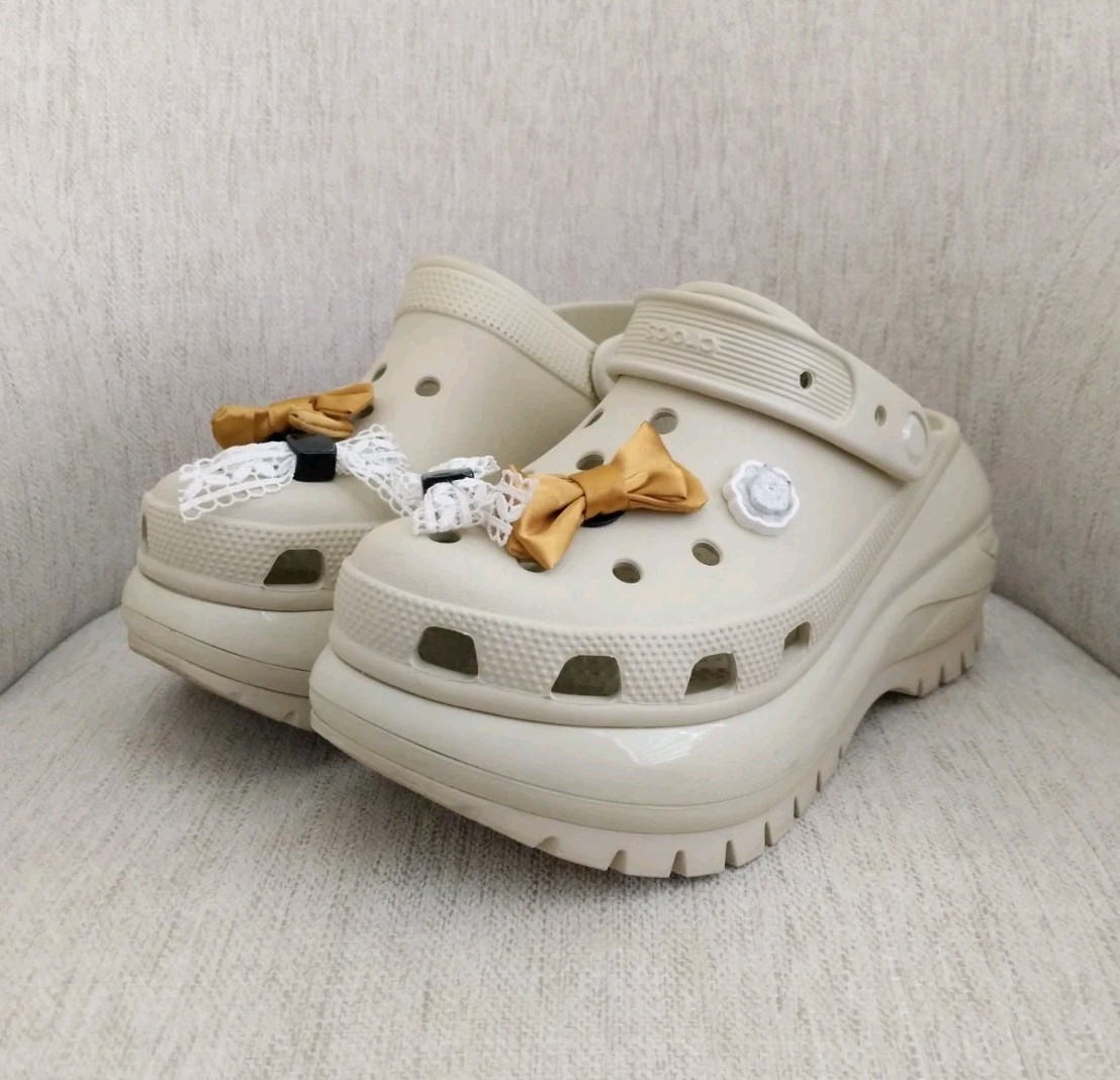 CROCS Mega Crush Platform Clogs Shoes Women’s Size 7 Bone Ivory