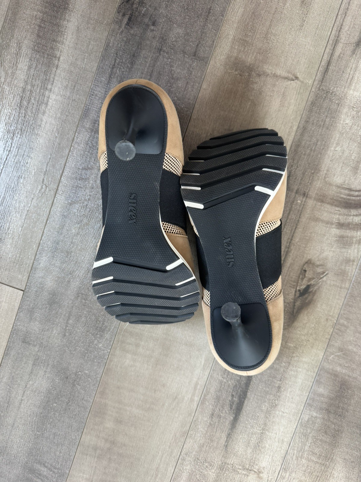 Sneex Womens High Heels Sneakers Size 9
