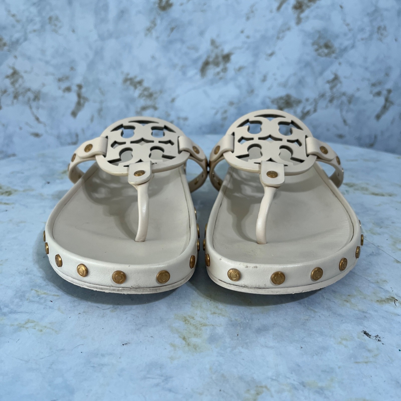 Tory Burch Miller Cloud Coin Womens Size 9M Shoes Beige Leather Flip Flop Sandal