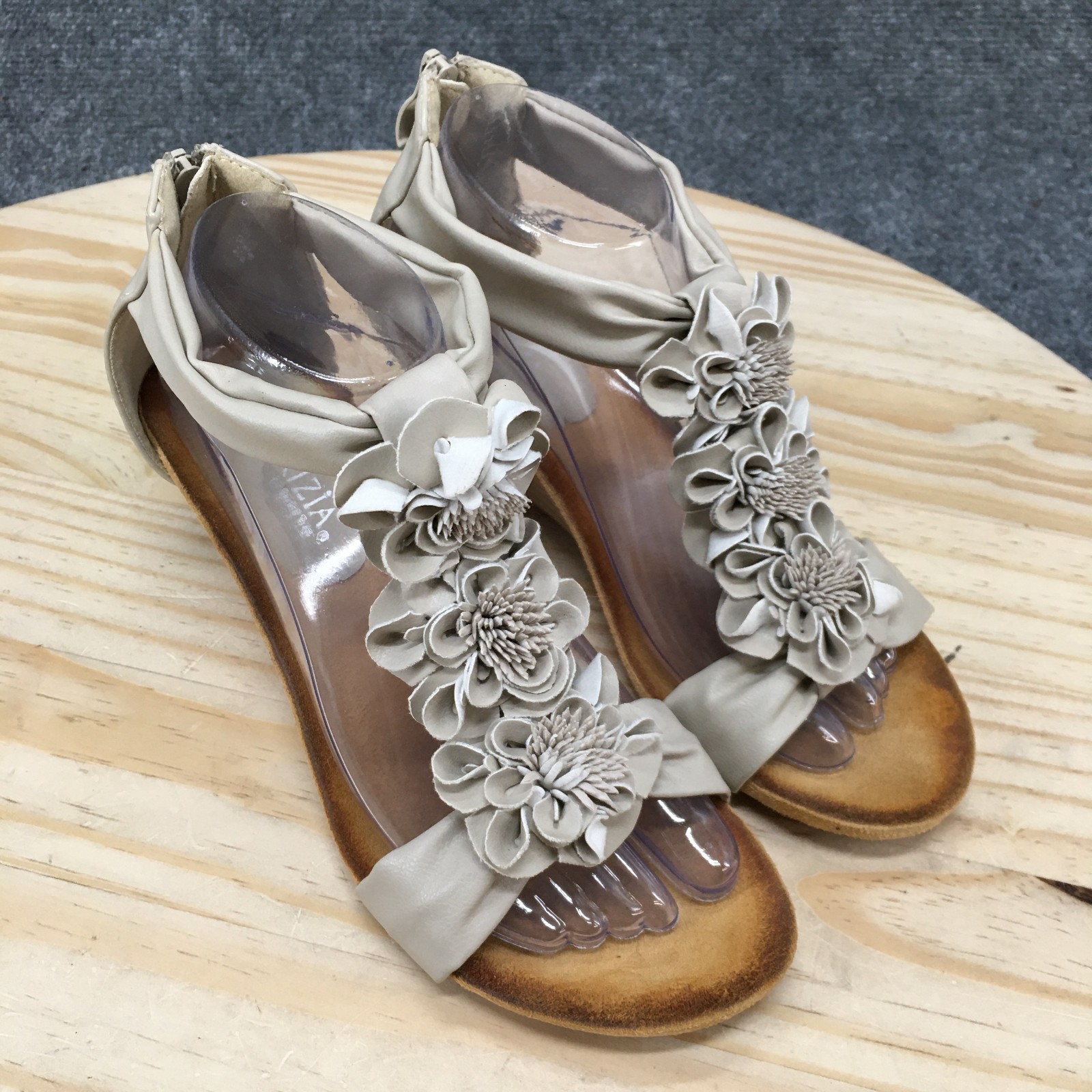 Patrizia by Spring Step Harlequin Sandals Womens 39 T-Strap Flower Wedge Beige