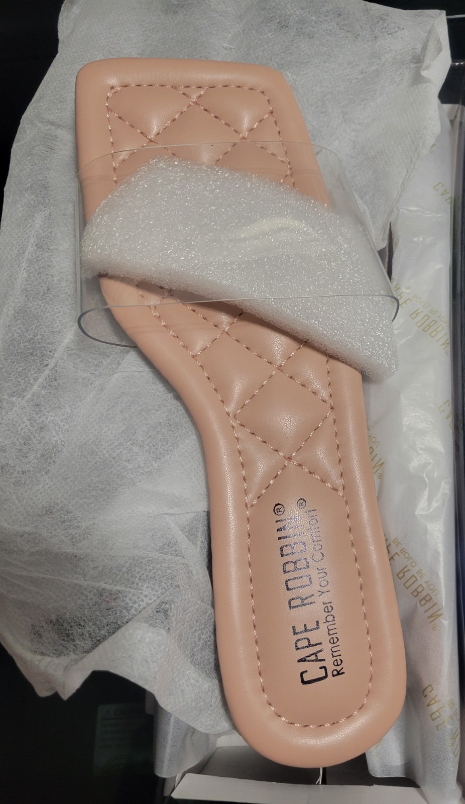 New Cape Robbin Clear Strap Slide Sandal Nude Quilted Women 6 NIB Light & Comfy