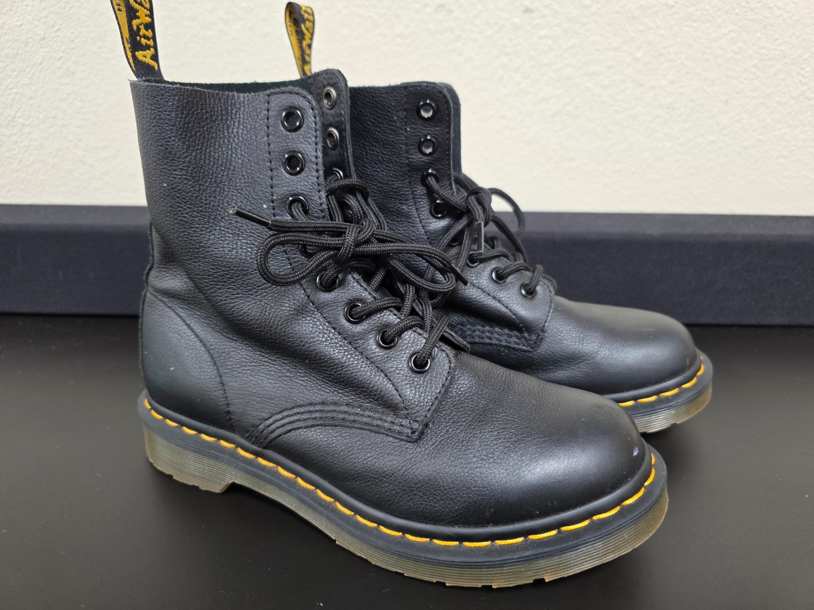 Dr. Martens 1460 Pascal Black Virginia Leather Boots Womens Size 7 US Low